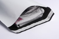 Folienmailer Versandtaschen weiß und robust. DHL konformer Reibgleitwert COF. Ideal für e-Commerce. Nicht nur für Textilien perfekt geeignet. Günstig und...